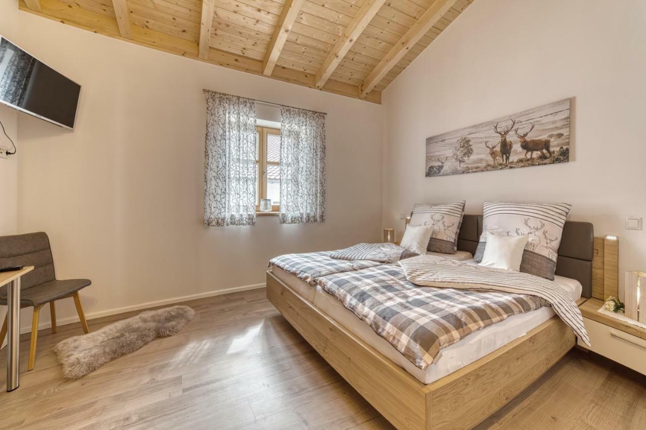 Pension Und Ferienchalets Zum Lebzelter ฟรายยุง ภายนอก รูปภาพ